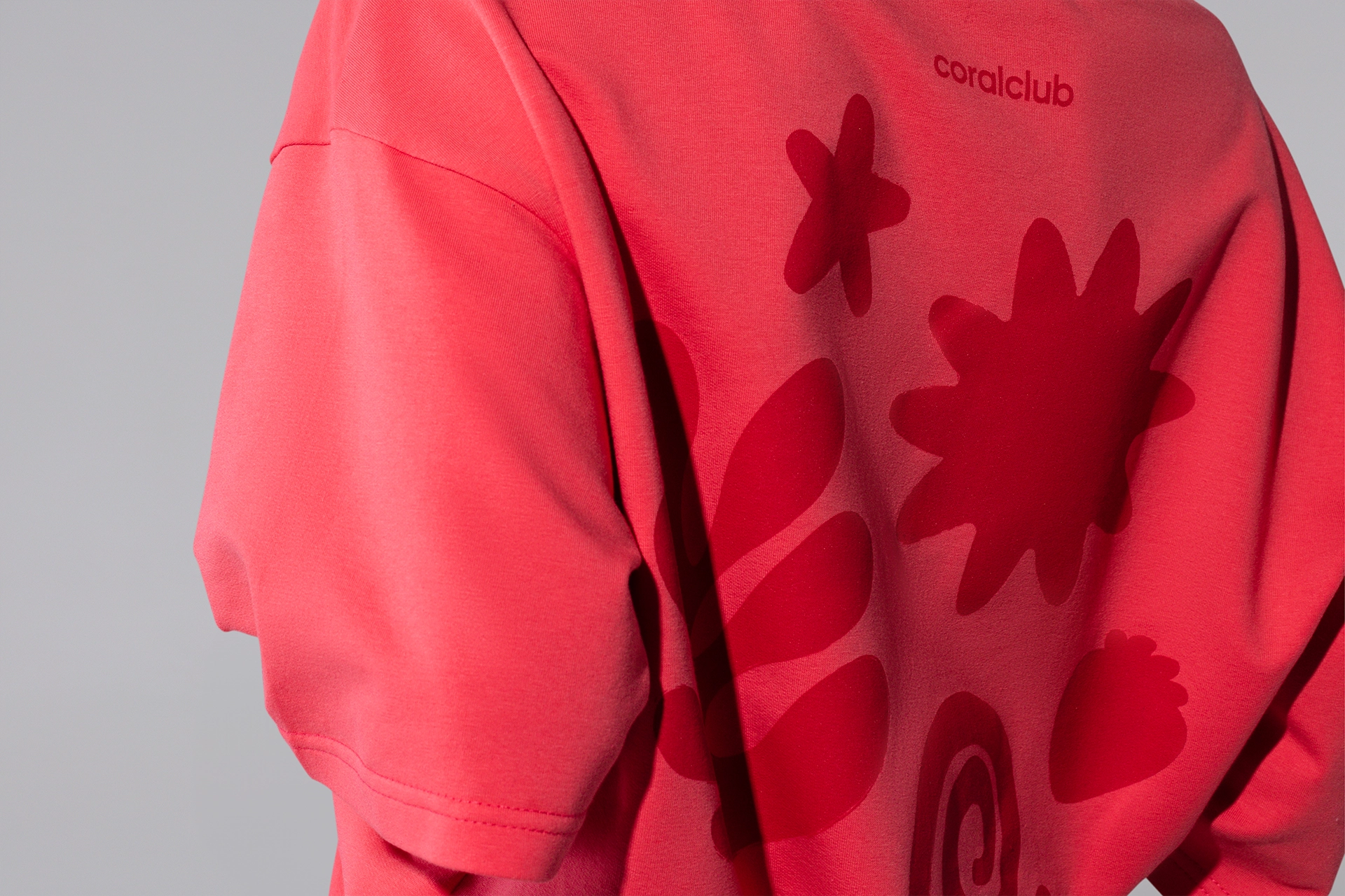 חולצת טי-שירט אוברסייז, אלמוג